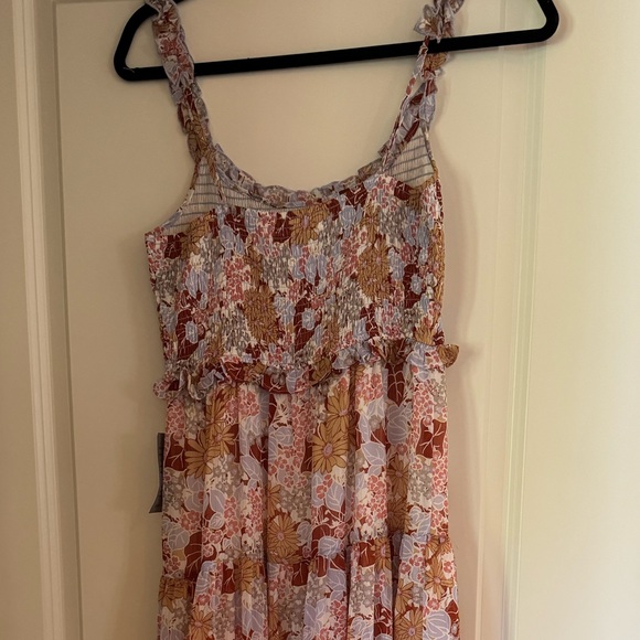 Astr floral dress never worn size small - Picture 2 of 3